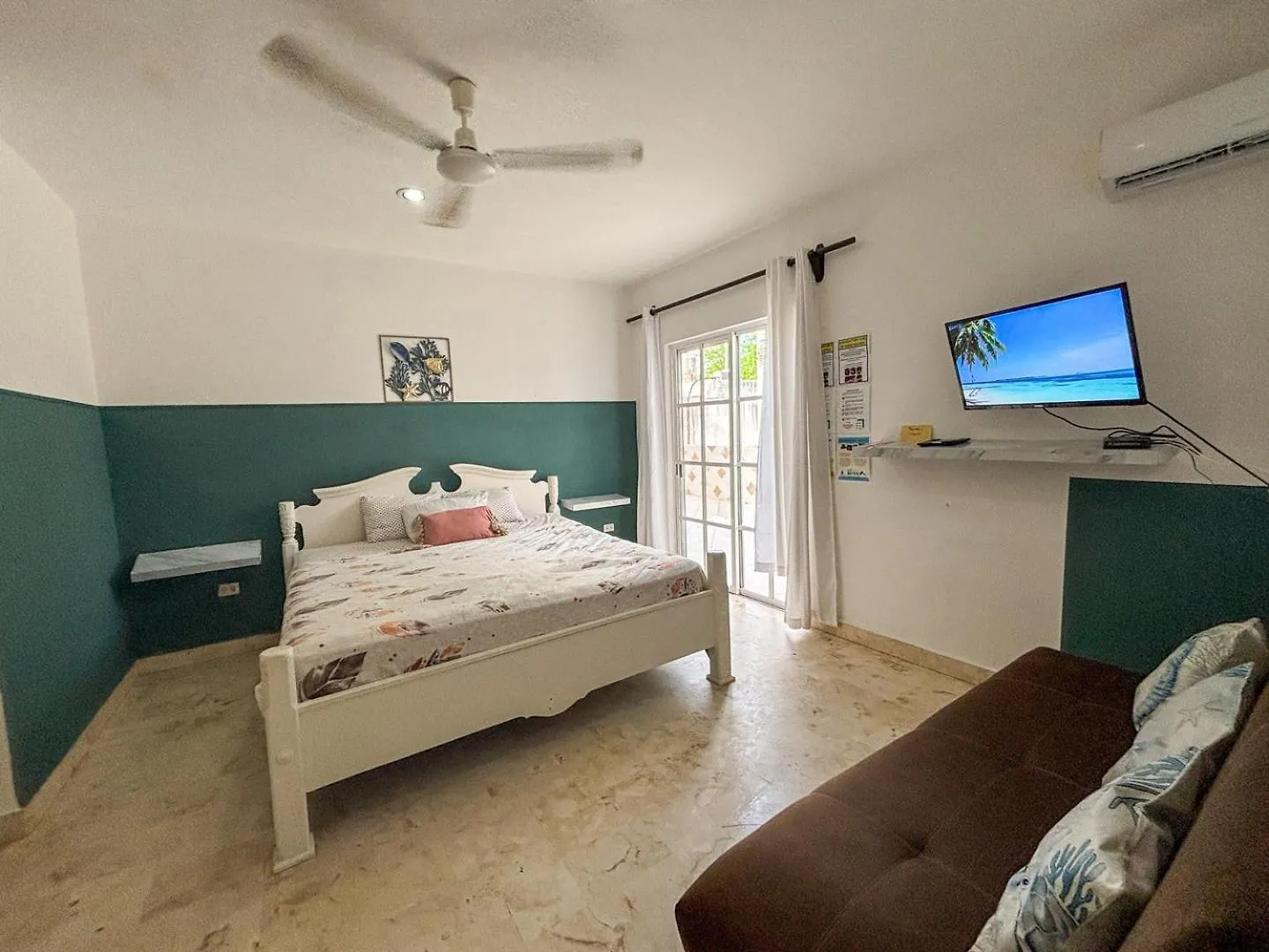 Spacious King Room Near Beach & Quinta Playa del Carmen